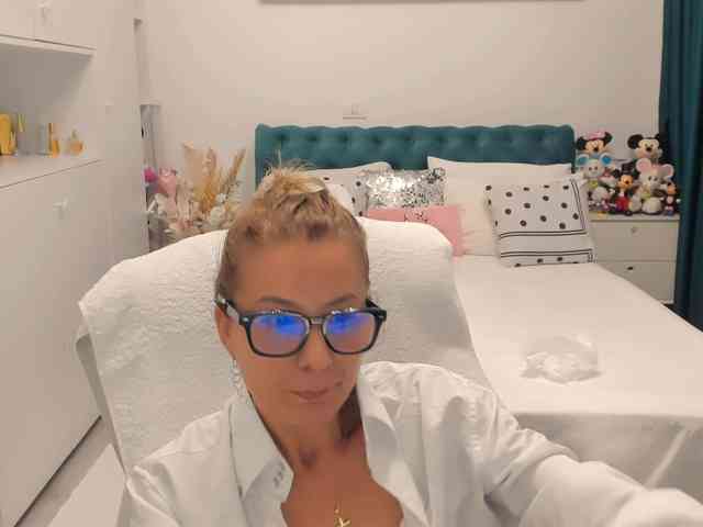 SalomeJade webcam