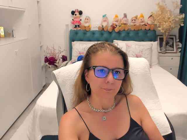 SalomeJade webcam