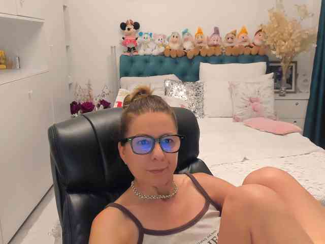 SalomeJade webcam