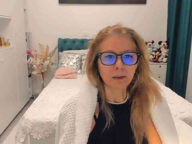 SalomeJade webcam