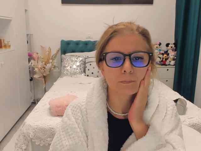 SalomeJade webcam
