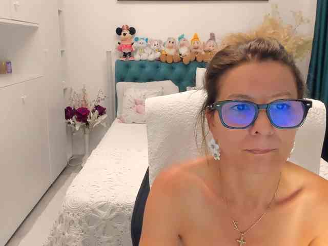 SalomeJade webcam