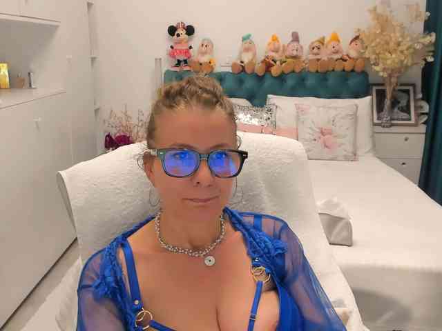 SalomeJade webcam