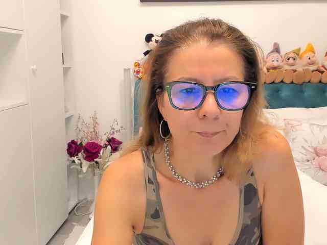 SalomeJade webcam