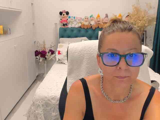 SalomeJade webcam