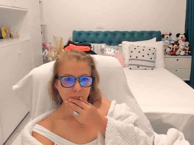 SalomeJade webcam