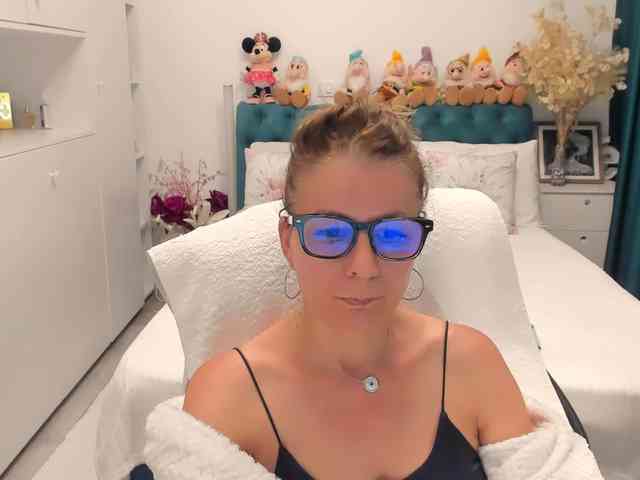 SalomeJade webcam