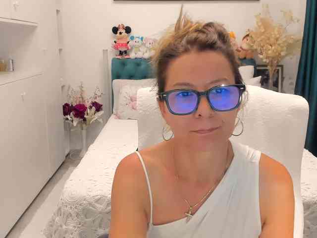 SalomeJade webcam
