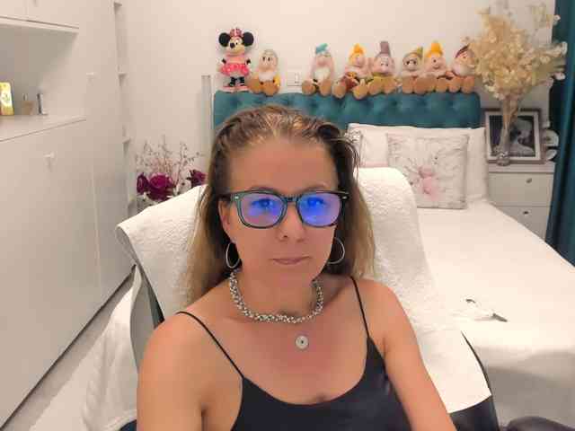 SalomeJade webcam