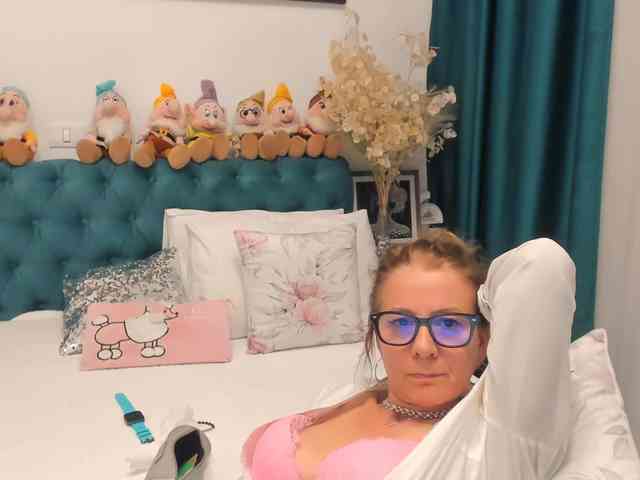 SalomeJade webcam