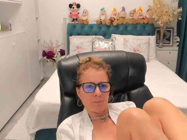 SalomeJade webcam