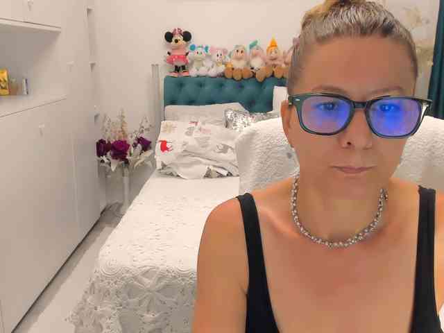 SalomeJade webcam