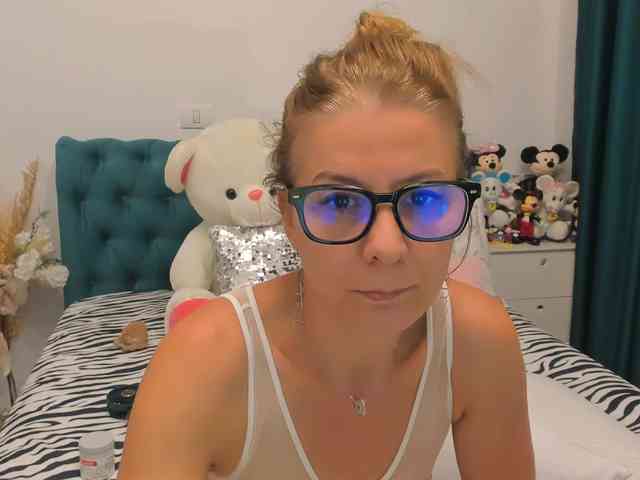 SalomeJade webcam