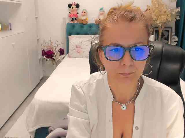 SalomeJade webcam