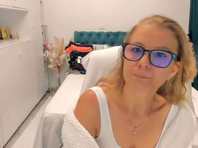 SalomeJade webcam