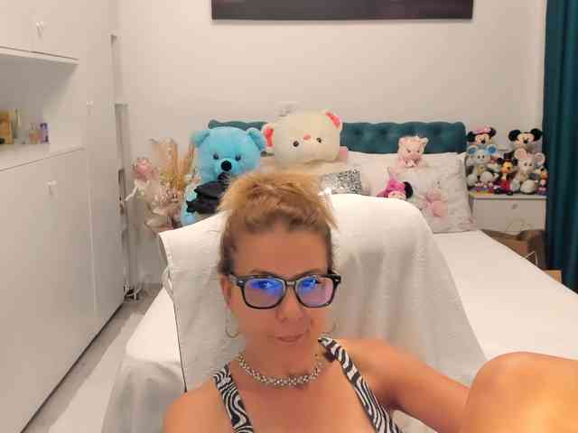 SalomeJade webcam