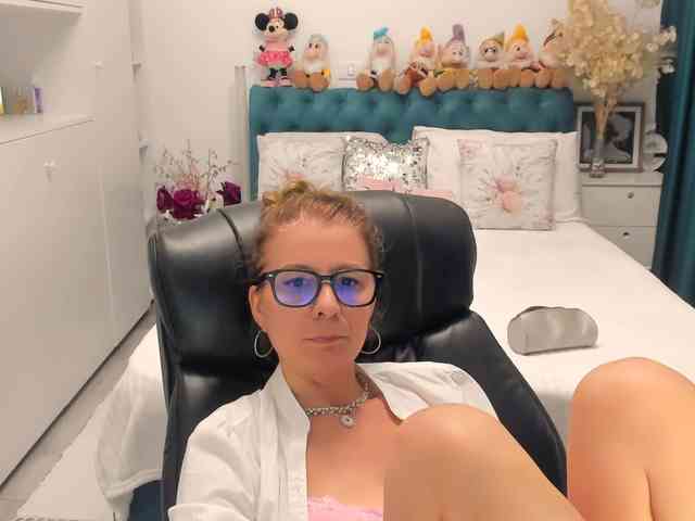 SalomeJade webcam