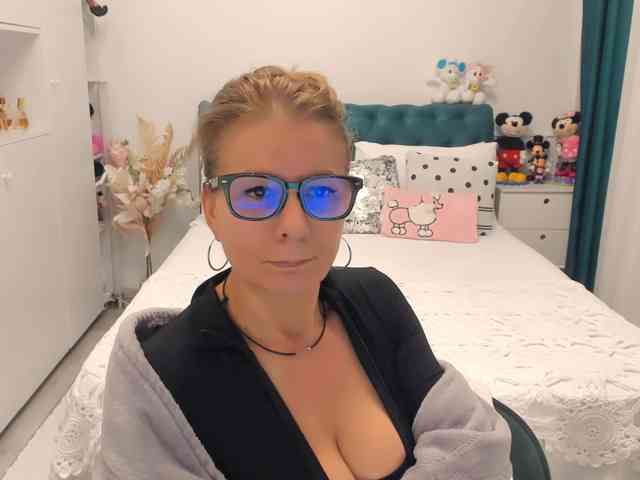 SalomeJade webcam