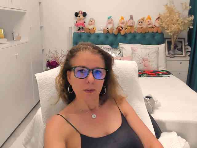 SalomeJade webcam