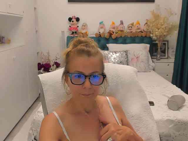 SalomeJade webcam