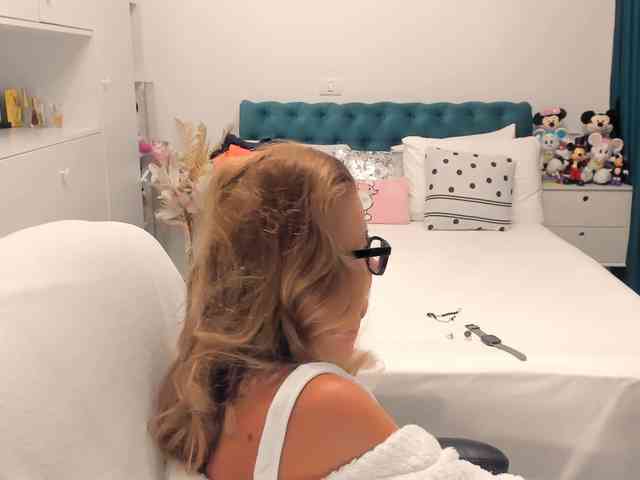 SalomeJade webcam