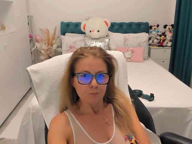 SalomeJade webcam