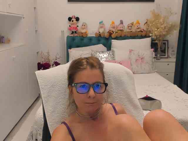 SalomeJade webcam