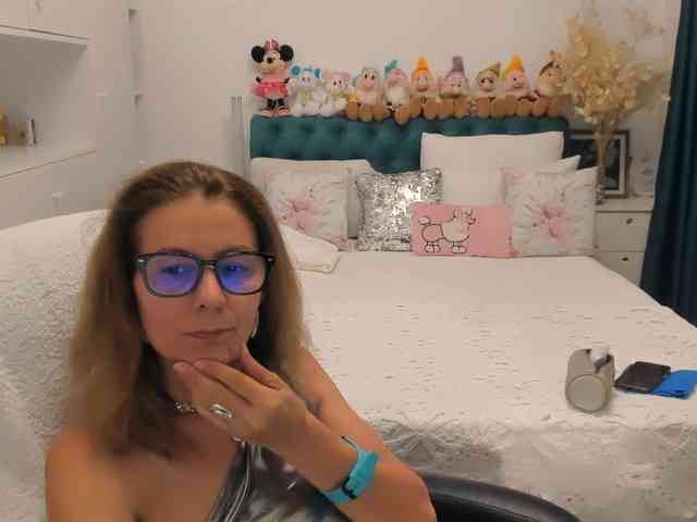 SalomeJade webcam