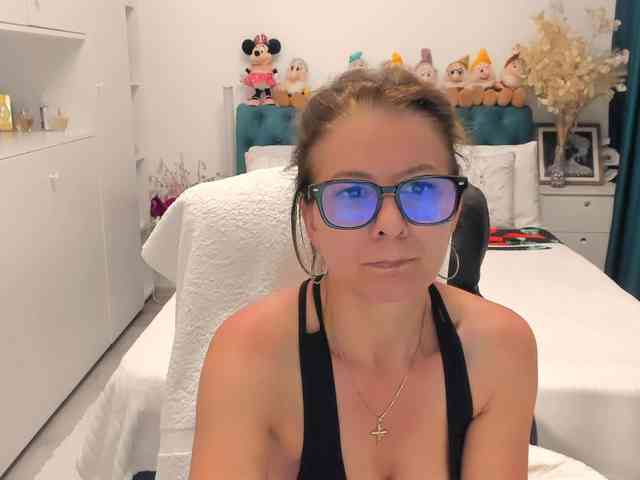 SalomeJade webcam