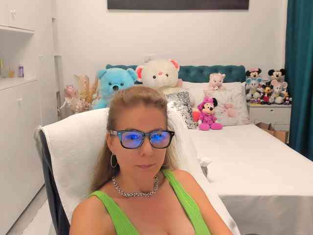 SalomeJade webcam