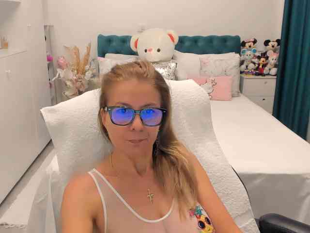 SalomeJade webcam
