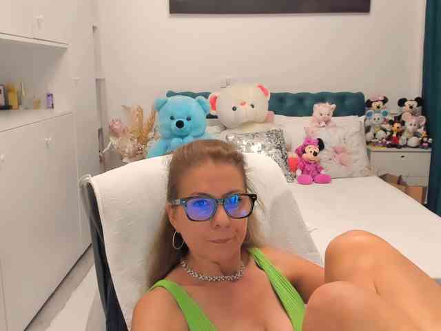 SalomeJade webcam