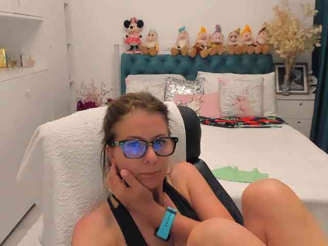 SalomeJade webcam