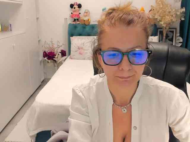 SalomeJade webcam
