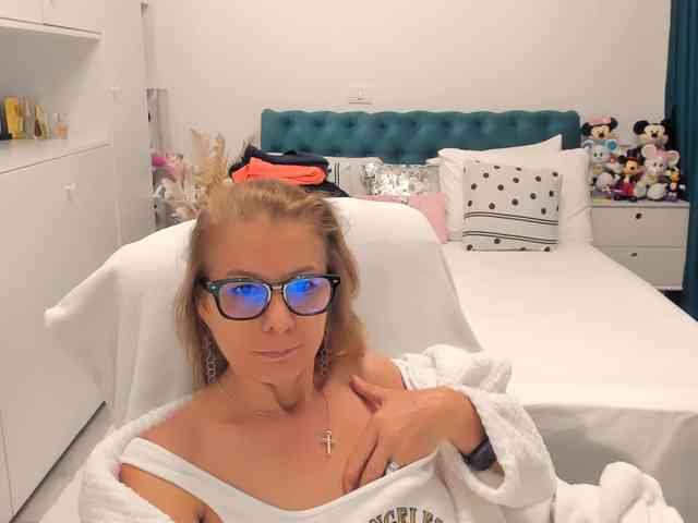 SalomeJade webcam