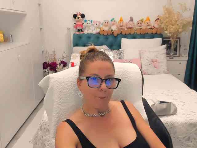 SalomeJade webcam
