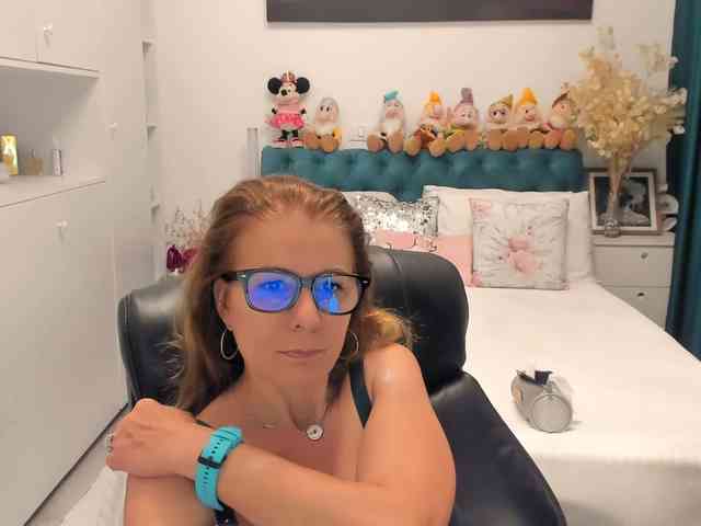 SalomeJade webcam