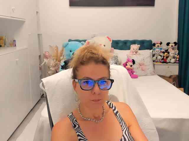 SalomeJade webcam