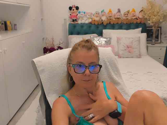 SalomeJade webcam