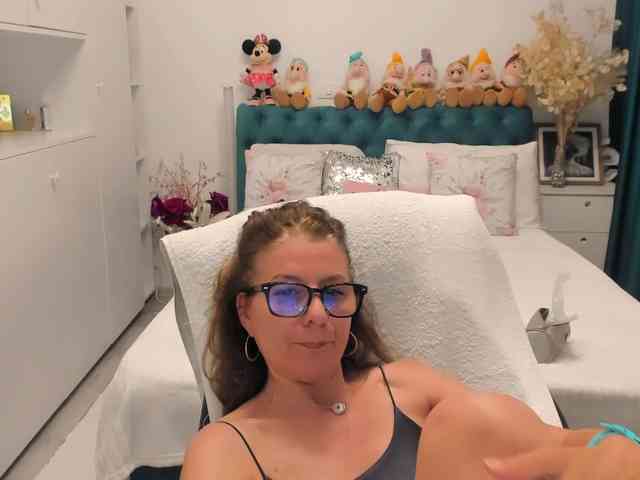SalomeJade webcam