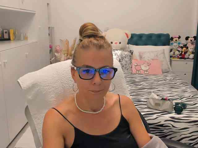 SalomeJade webcam