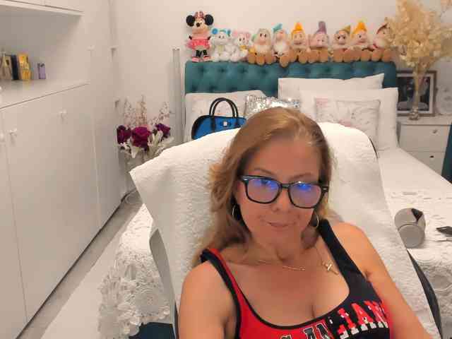 SalomeJade webcam