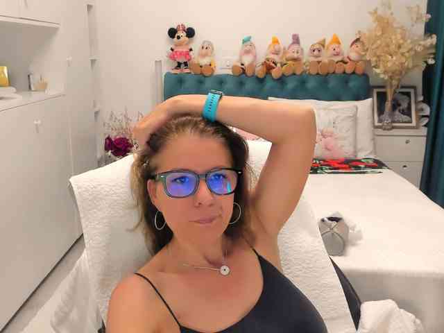 SalomeJade webcam
