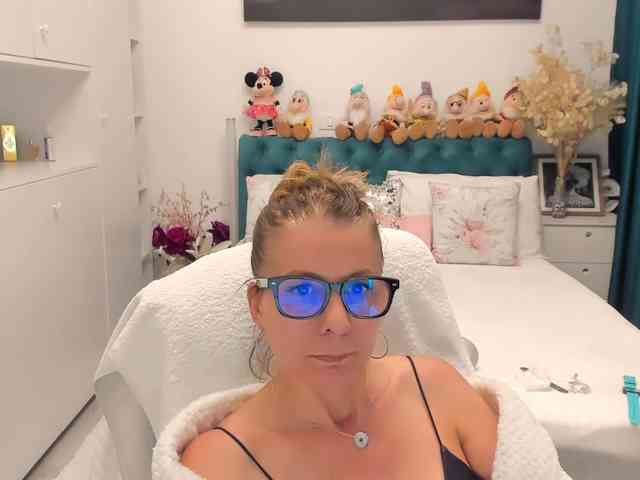 SalomeJade webcam
