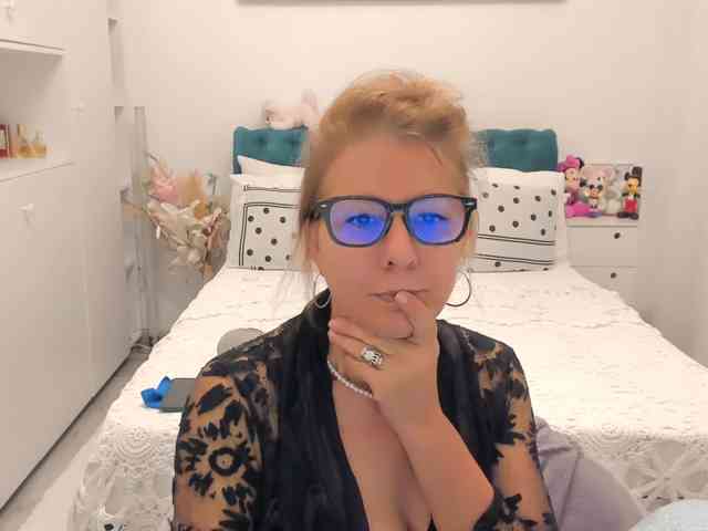 SalomeJade webcam