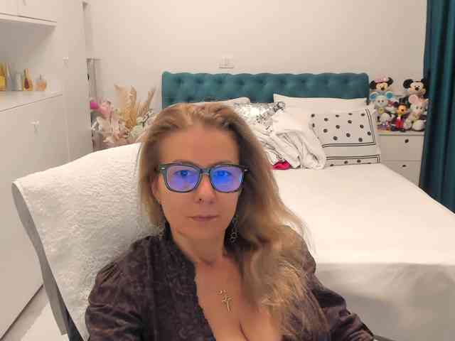 SalomeJade webcam