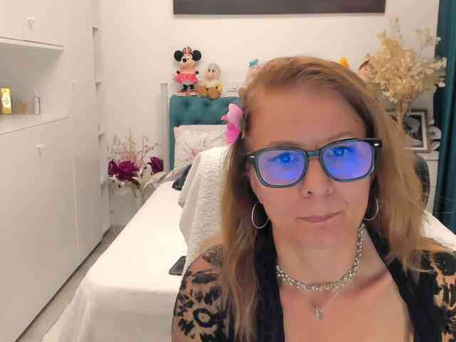 SalomeJade webcam