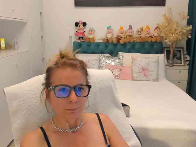 SalomeJade webcam