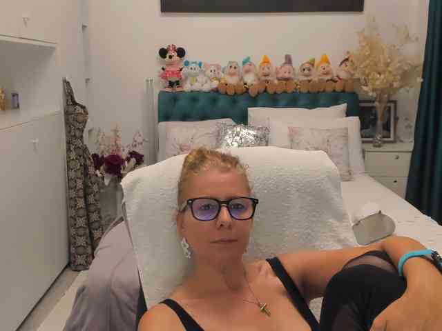 SalomeJade webcam