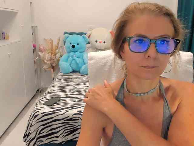 SalomeJade webcam